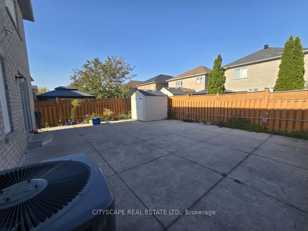 Photo 10 of 9 Alfonso Crescent, Brampton, Bram East — HOMEH