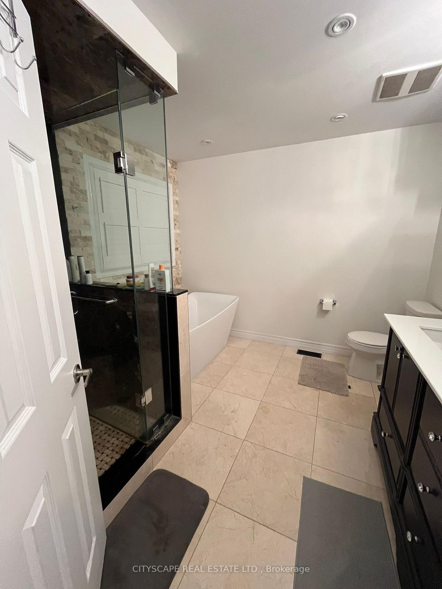 Photo 18 of 9 Alfonso Crescent, Brampton, Bram East — HOMEH