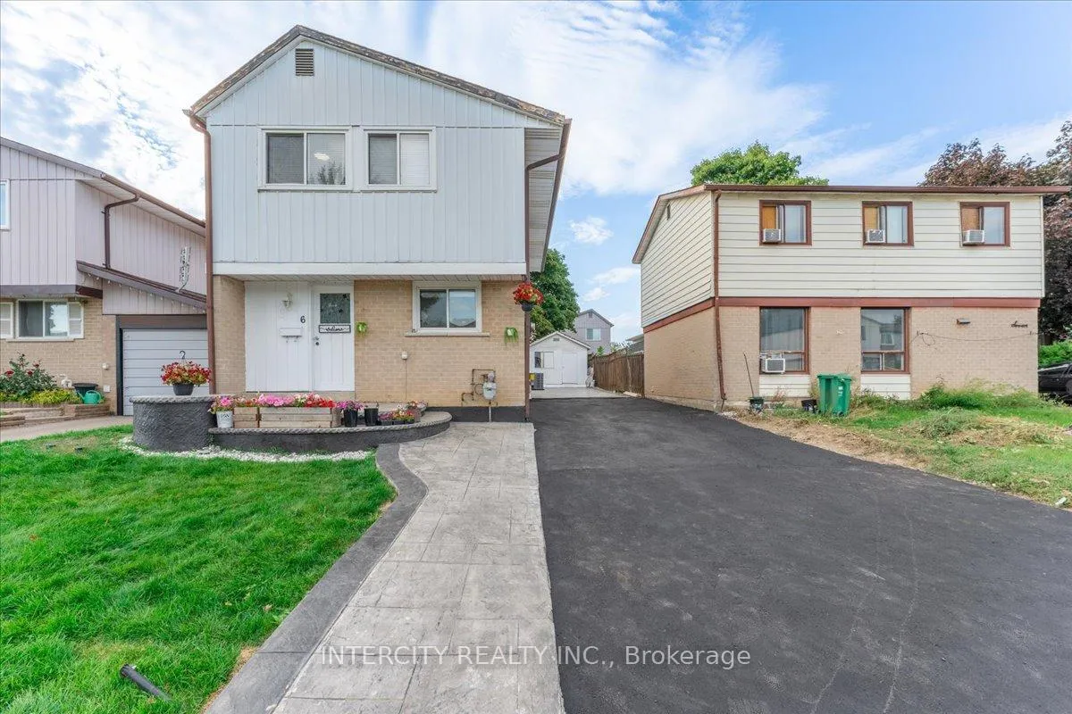 Photo 3 of 6 Hedley Court, Brampton, Central Park — HOMEH