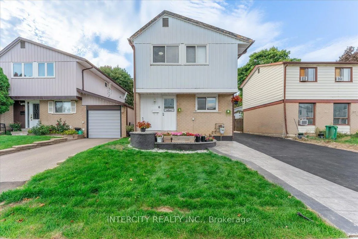 Photo 4 of 6 Hedley Court, Brampton, Central Park — HOMEH