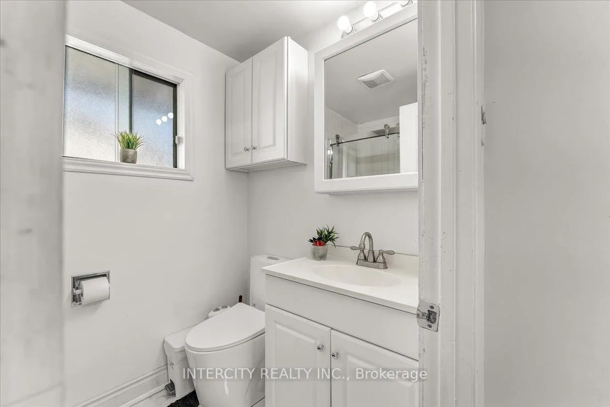 Photo 26 of 6 Hedley Court, Brampton, Central Park — HOMEH
