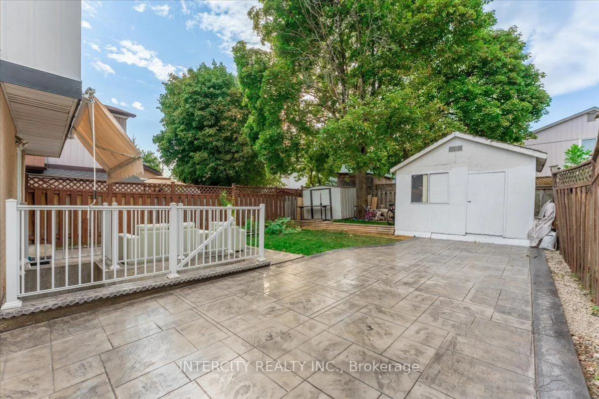 Photo 34 of 6 Hedley Court, Brampton, Central Park — HOMEH