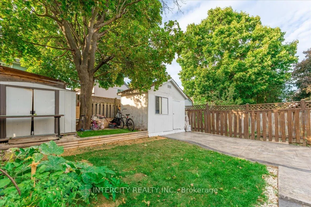 Photo 38 of 6 Hedley Court, Brampton, Central Park — HOMEH