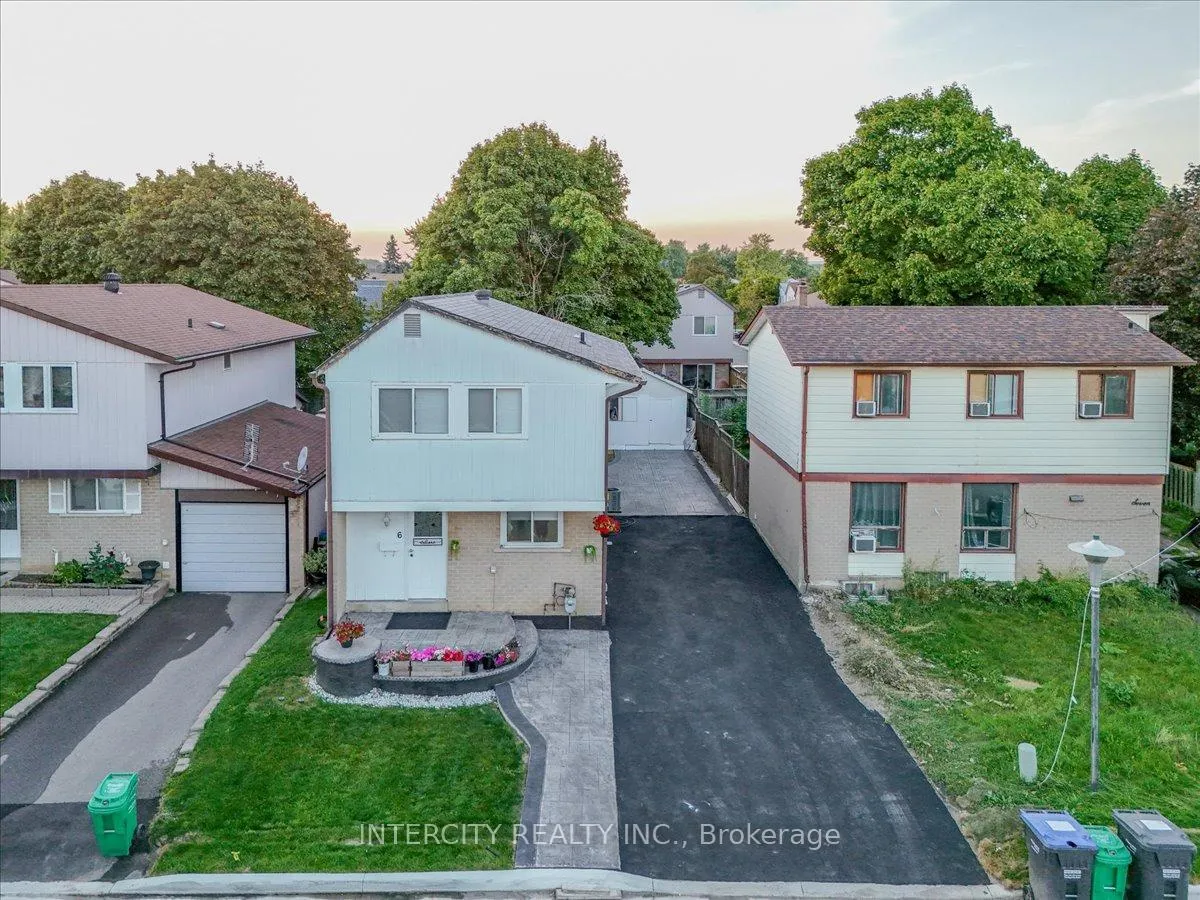 Photo 40 of 6 Hedley Court, Brampton, Central Park — HOMEH
