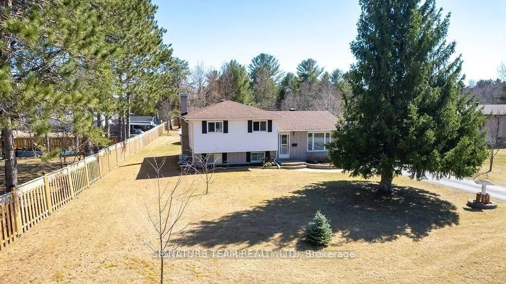 Photo 1 of 13 Mueller Crescent, Petawawa — HOMEH