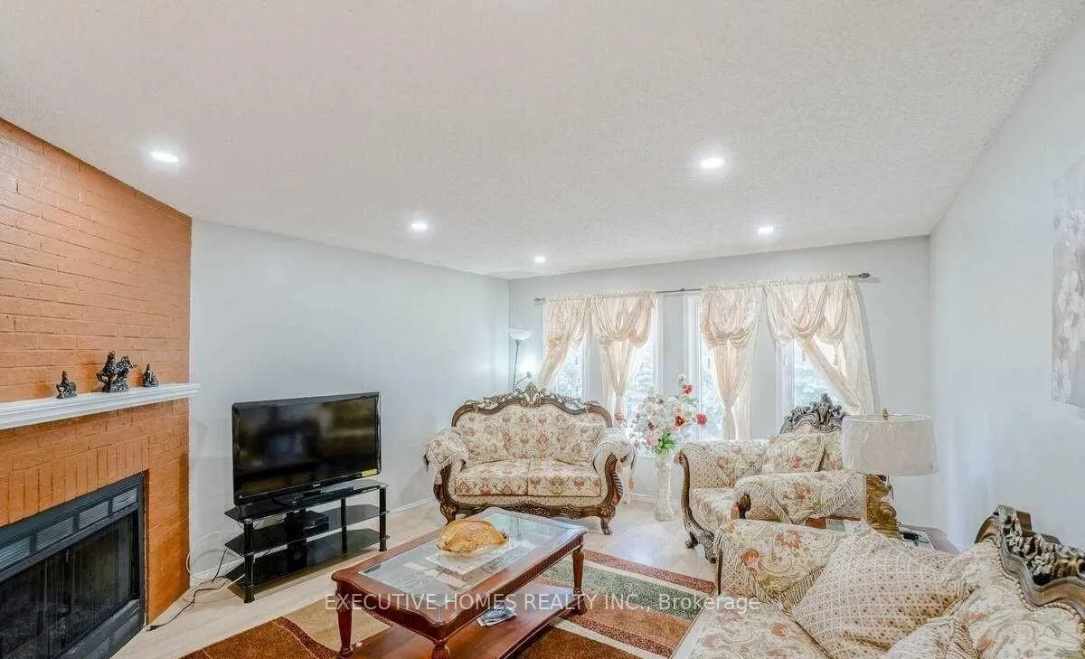 Photo 21 of 114 Toba Crescent, Brampton, Heart Lake — HOMEH
