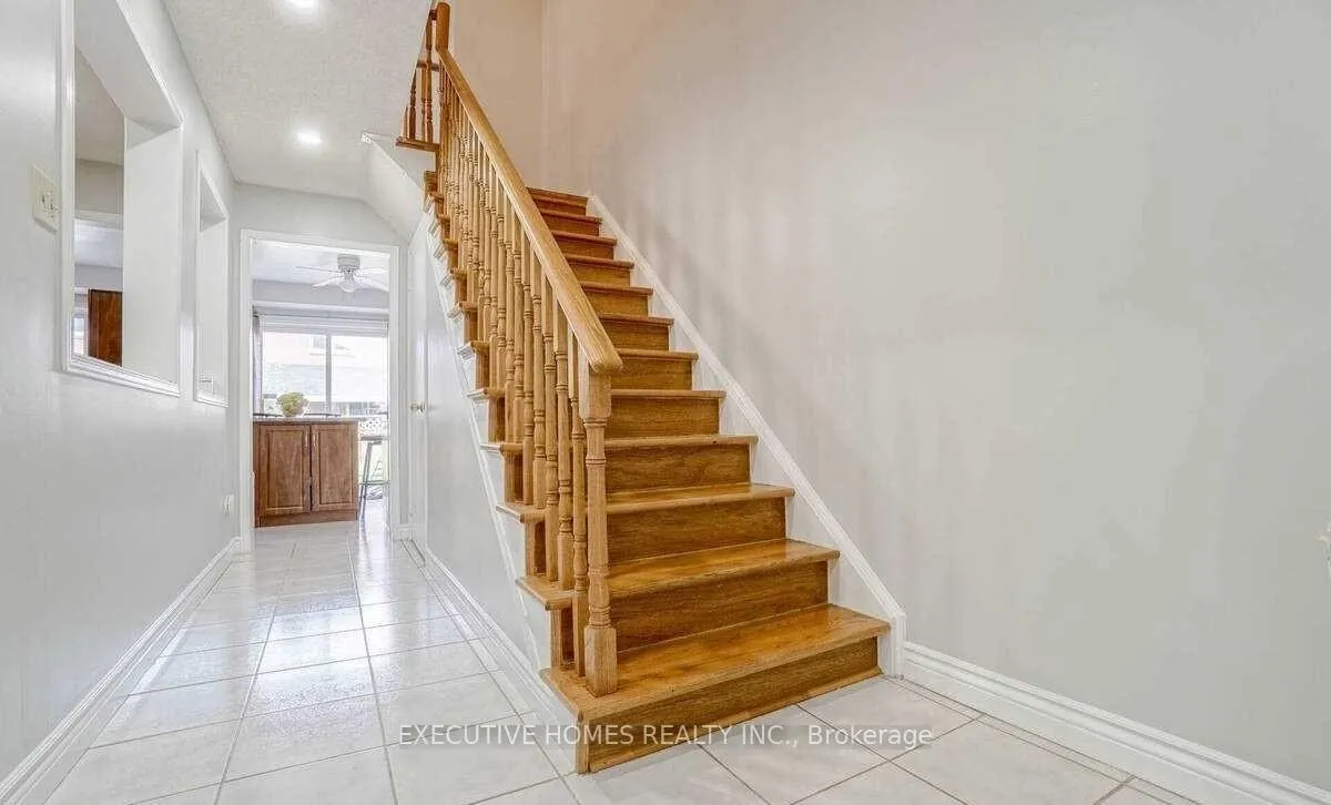 Photo 25 of 114 Toba Crescent, Brampton, Heart Lake — HOMEH