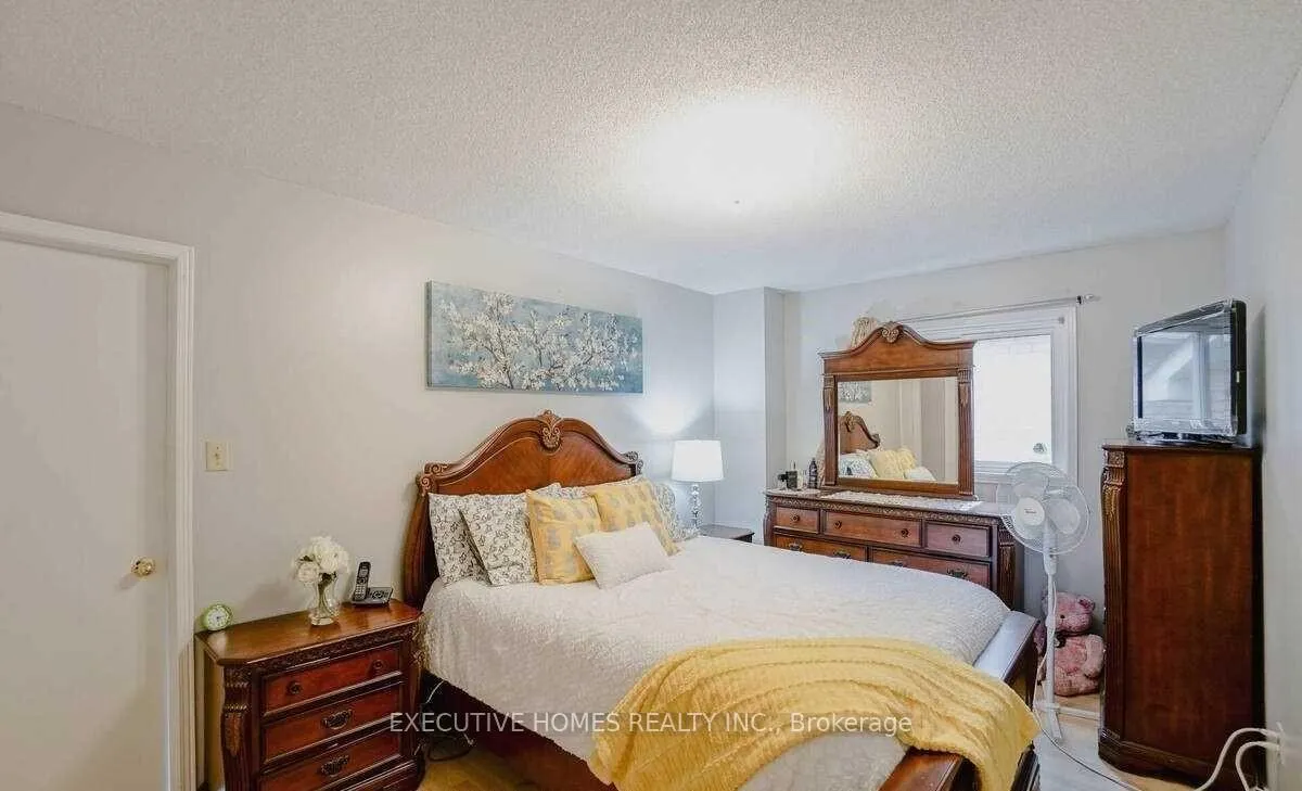 Photo 27 of 114 Toba Crescent, Brampton, Heart Lake — HOMEH