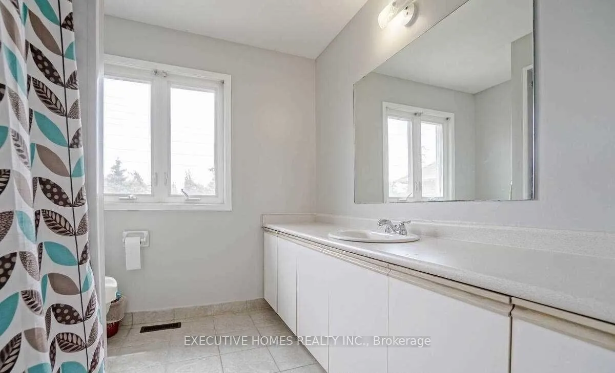 Photo 29 of 114 Toba Crescent, Brampton, Heart Lake — HOMEH