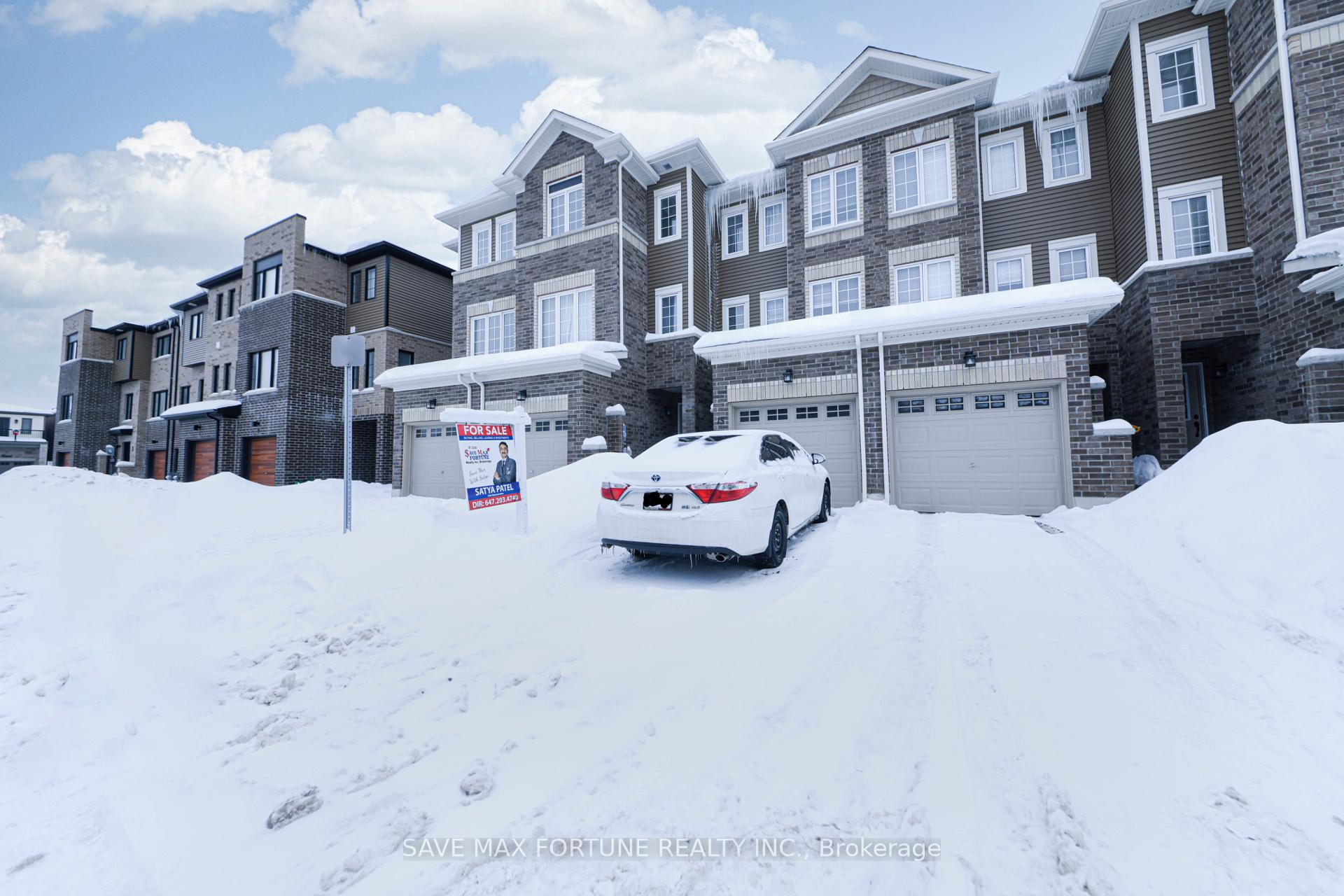 Photo 19 of 15 Pumpkin Corner Crescent, Barrie, Rural Barrie Southeast — HOMEH