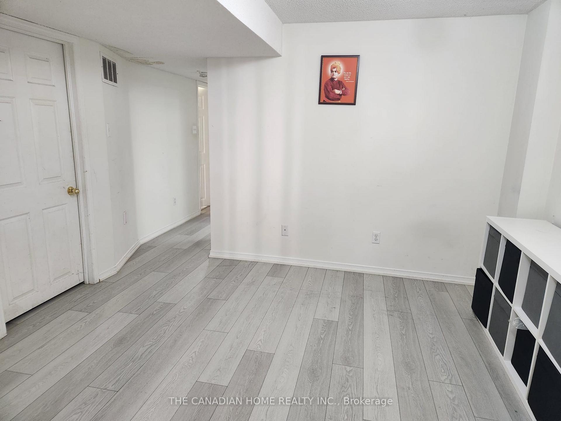 Photo 8 of 113 Twin Pines Crescent, Brampton, Northwest Sandalwood Parkway — HOMEH