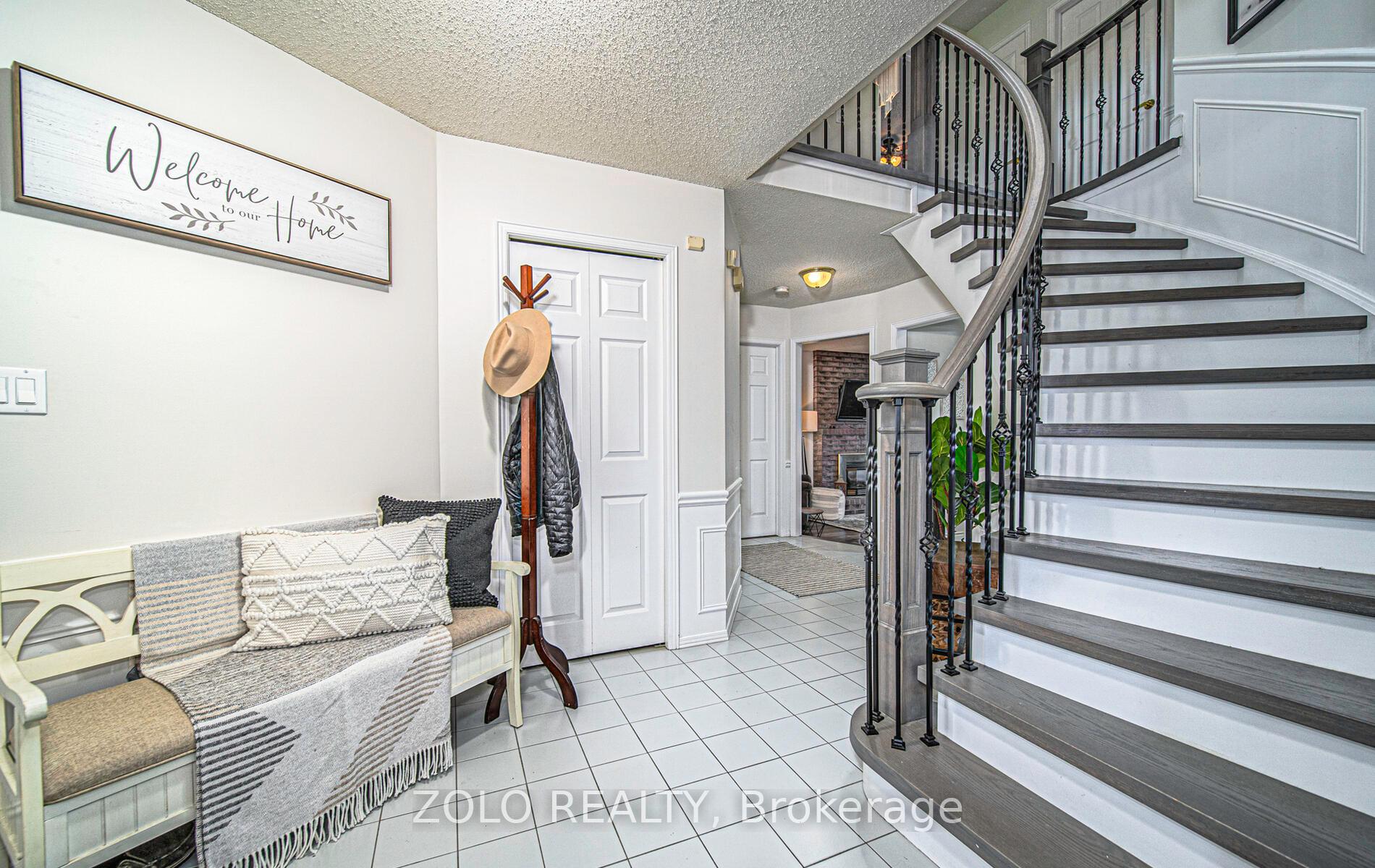 Photo 4 of 871 Peggoty Circle, Oshawa, Eastdale — HOMEH