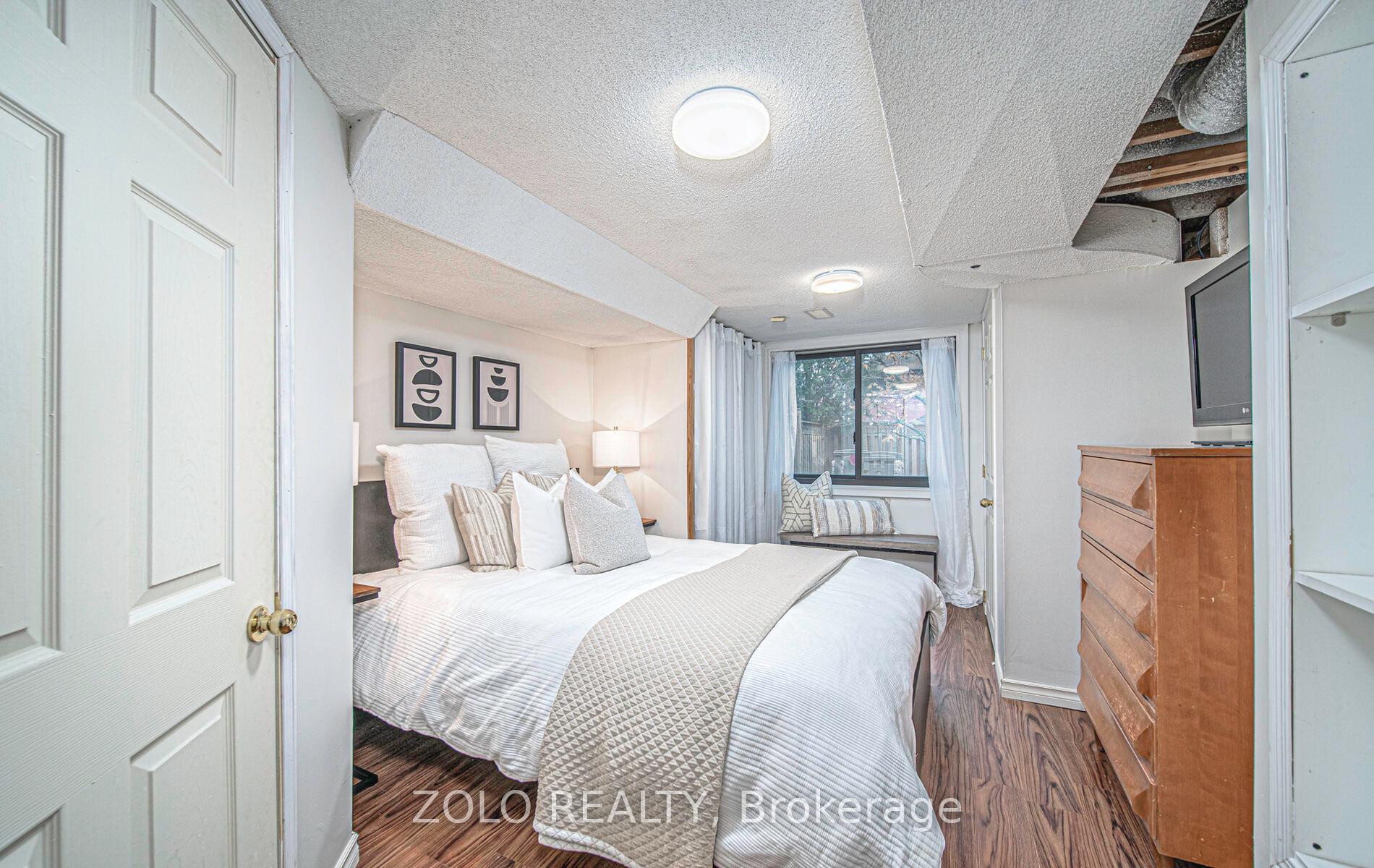 Photo 24 of 871 Peggoty Circle, Oshawa, Eastdale — HOMEH