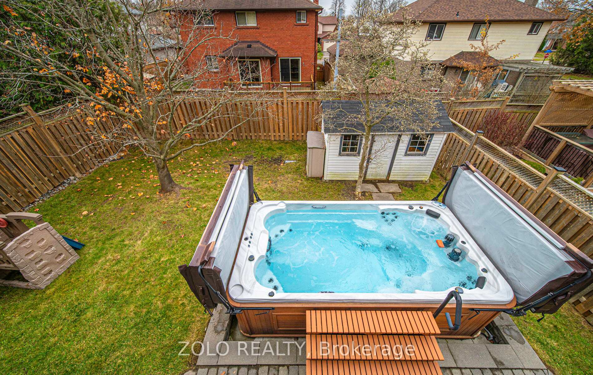 Photo 36 of 871 Peggoty Circle, Oshawa, Eastdale — HOMEH