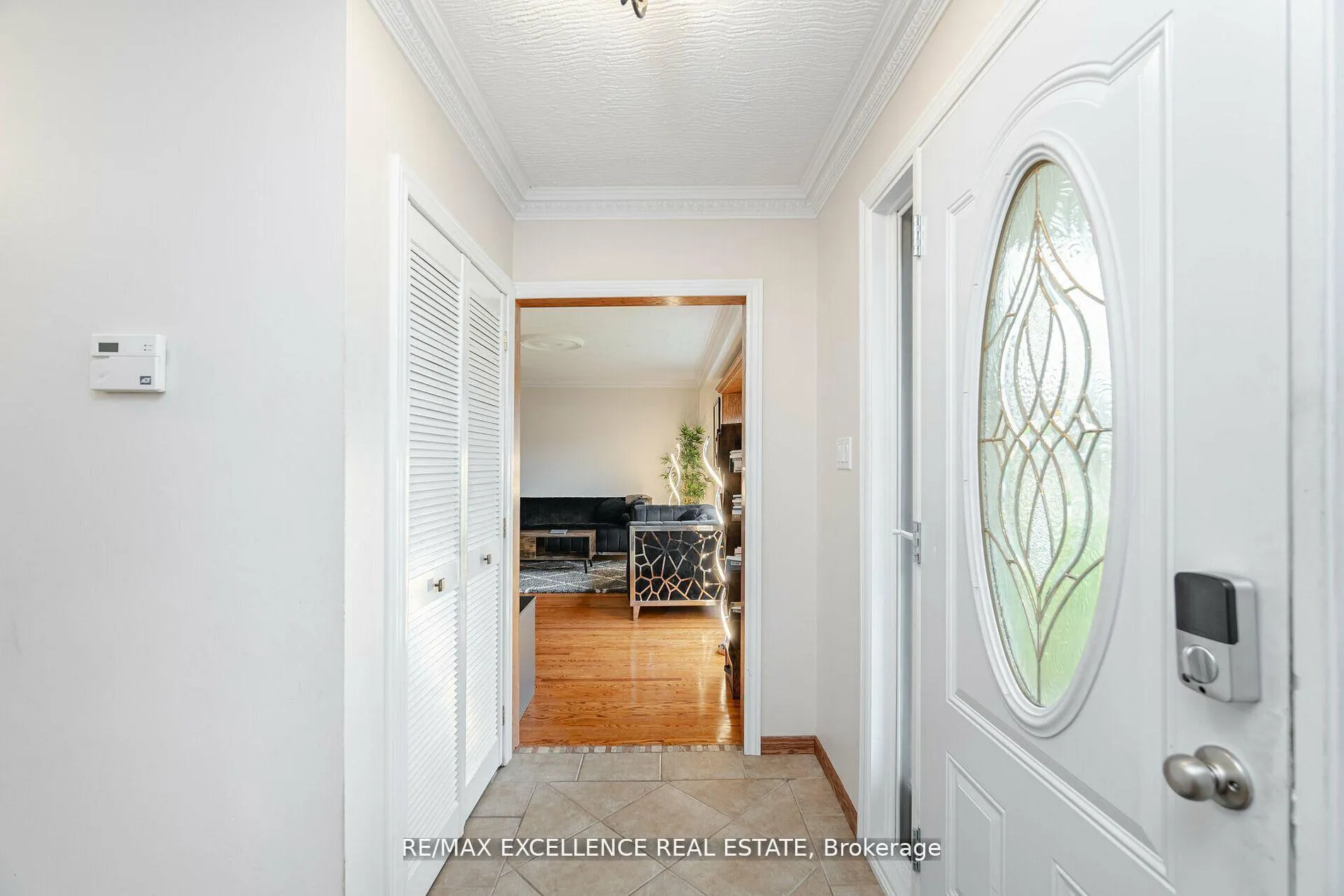 Photo 5 of 11 Crawley Drive, Brampton, Avondale — HOMEH