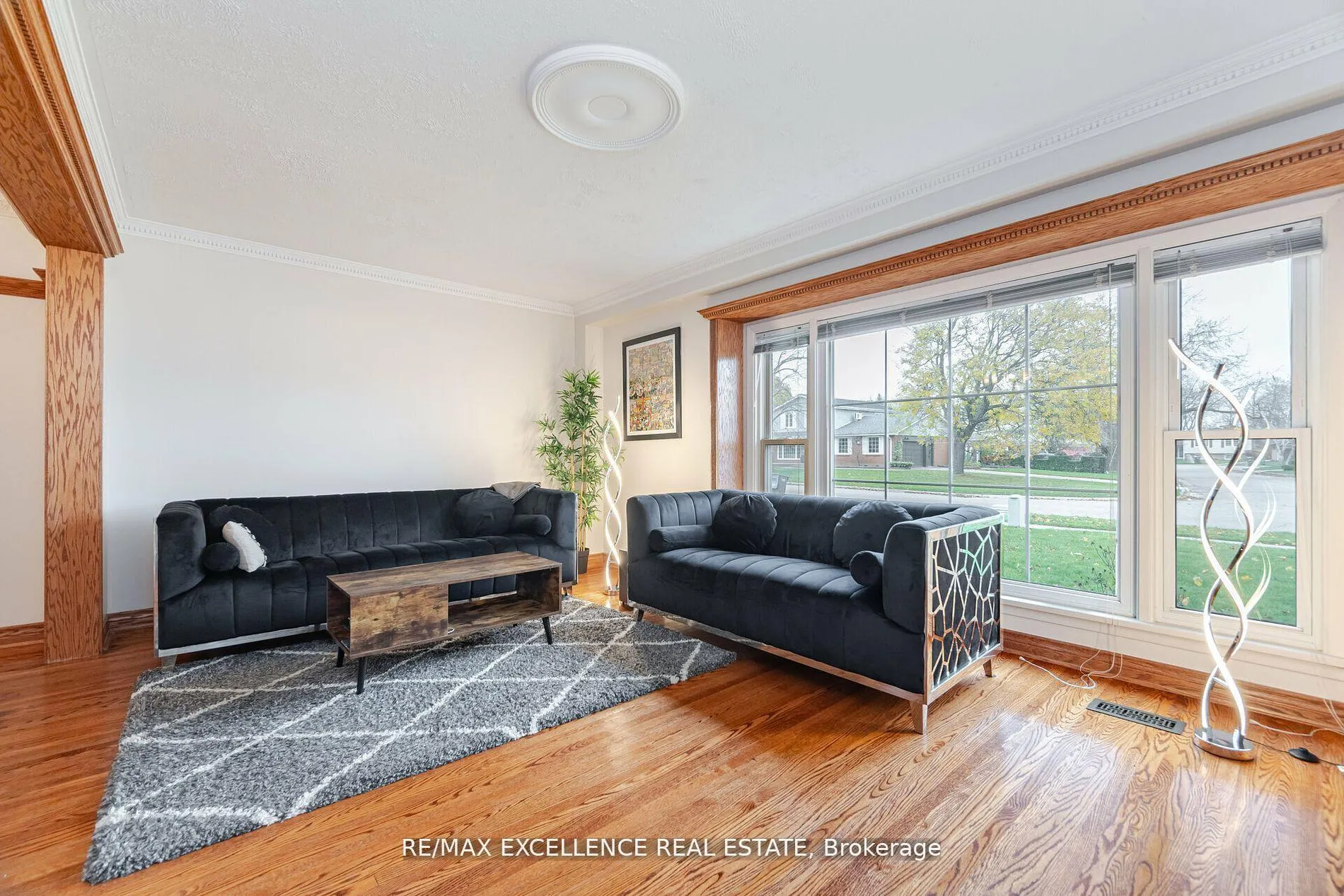 Photo 6 of 11 Crawley Drive, Brampton, Avondale — HOMEH