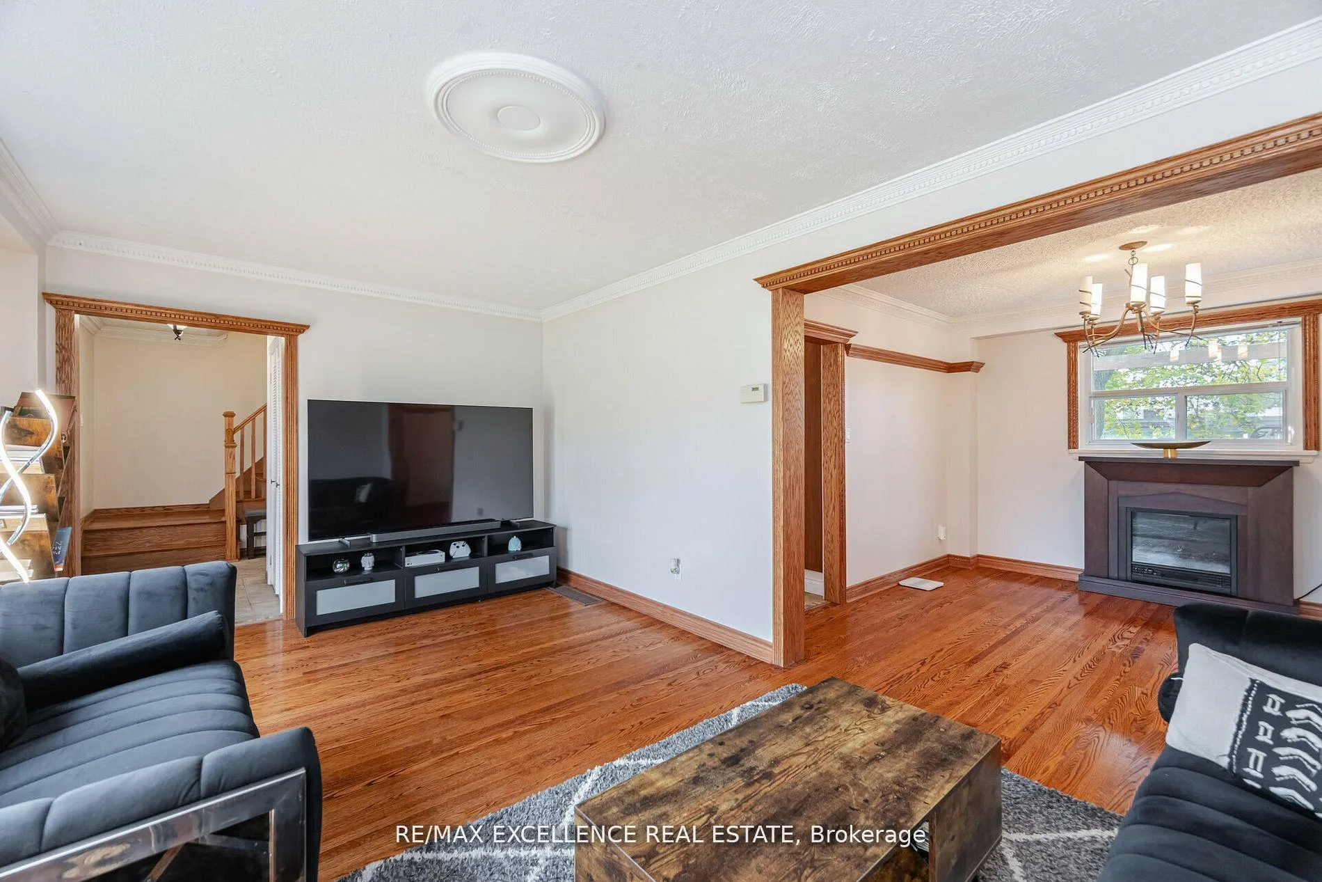 Photo 8 of 11 Crawley Drive, Brampton, Avondale — HOMEH