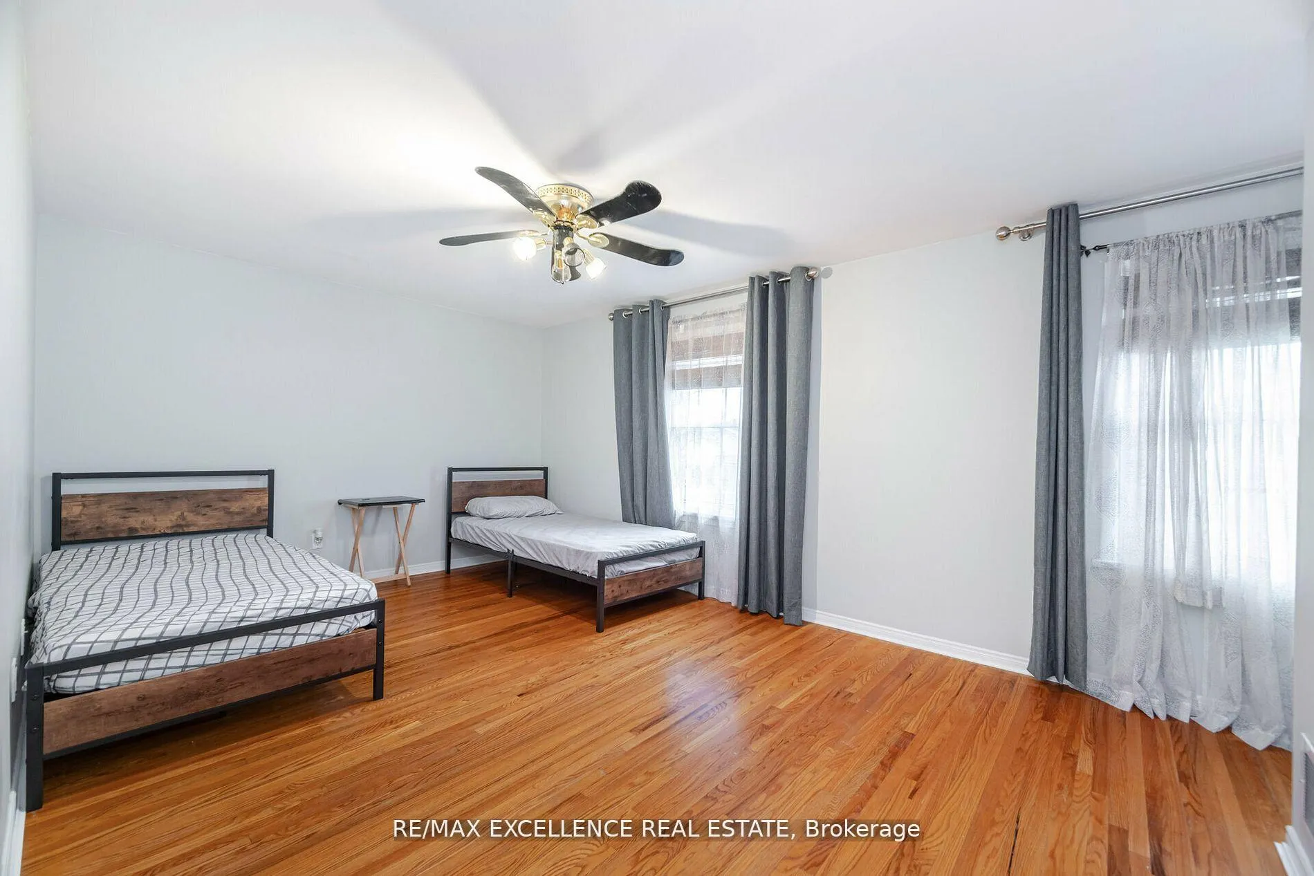 Photo 19 of 11 Crawley Drive, Brampton, Avondale — HOMEH