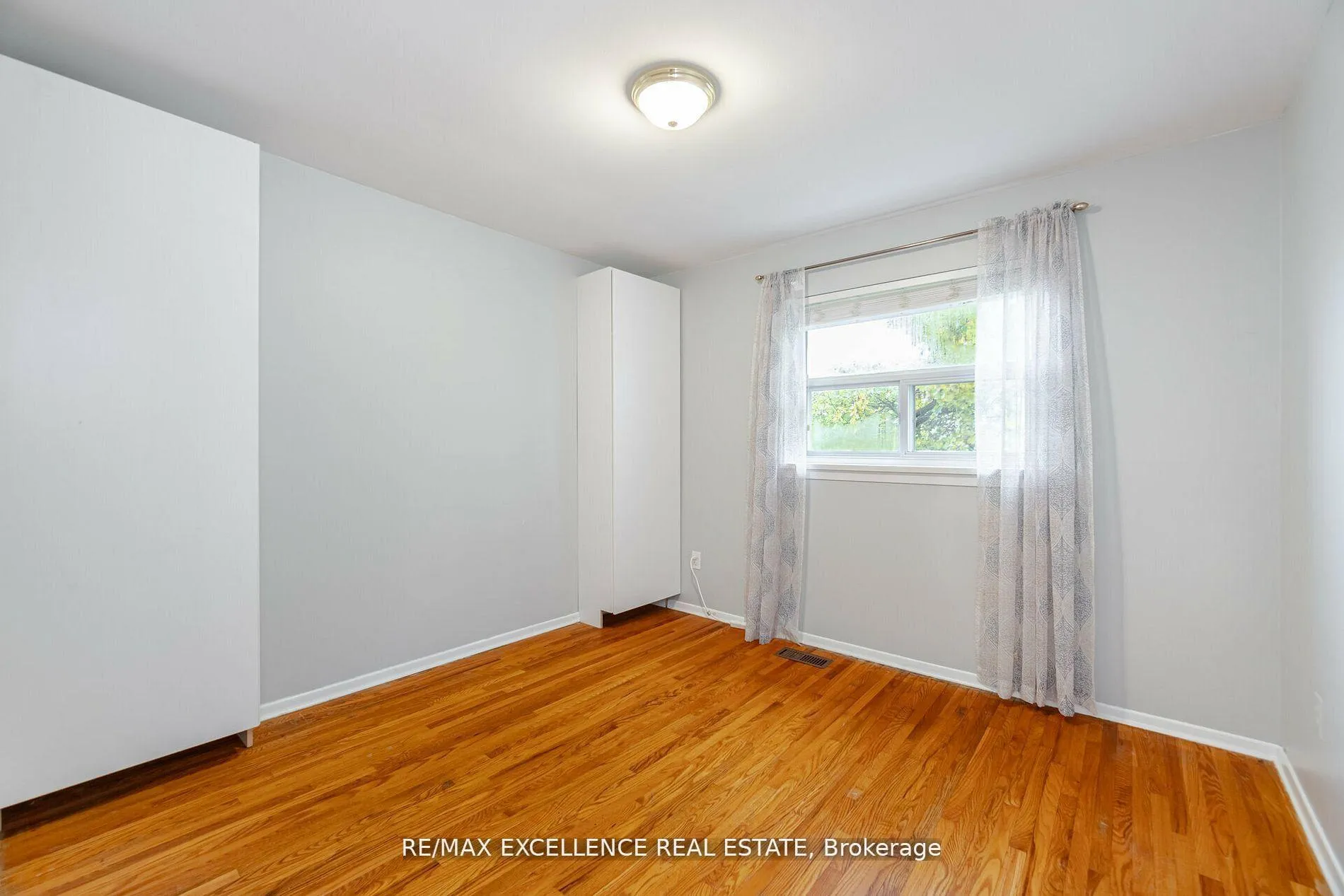 Photo 24 of 11 Crawley Drive, Brampton, Avondale — HOMEH