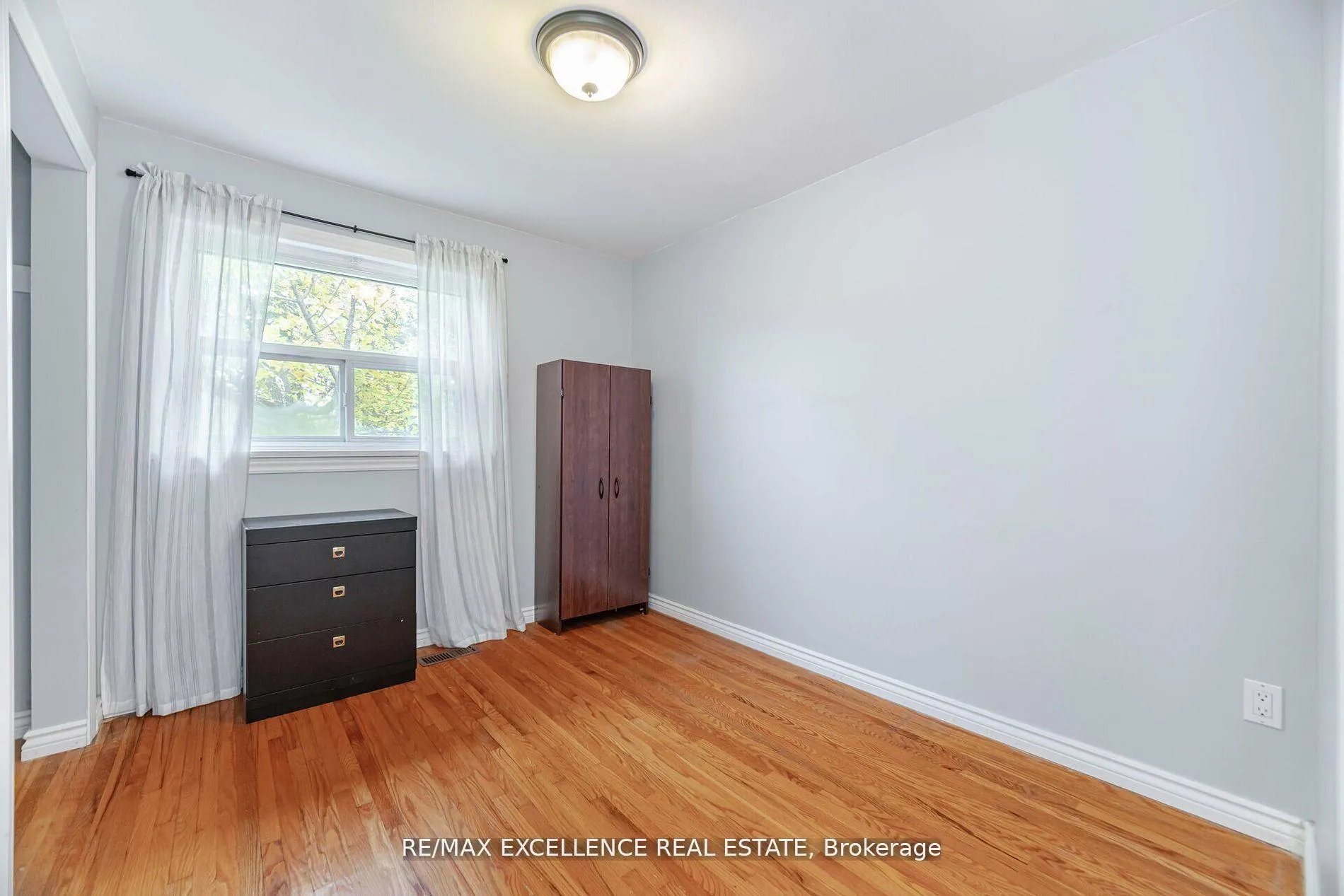 Photo 26 of 11 Crawley Drive, Brampton, Avondale — HOMEH