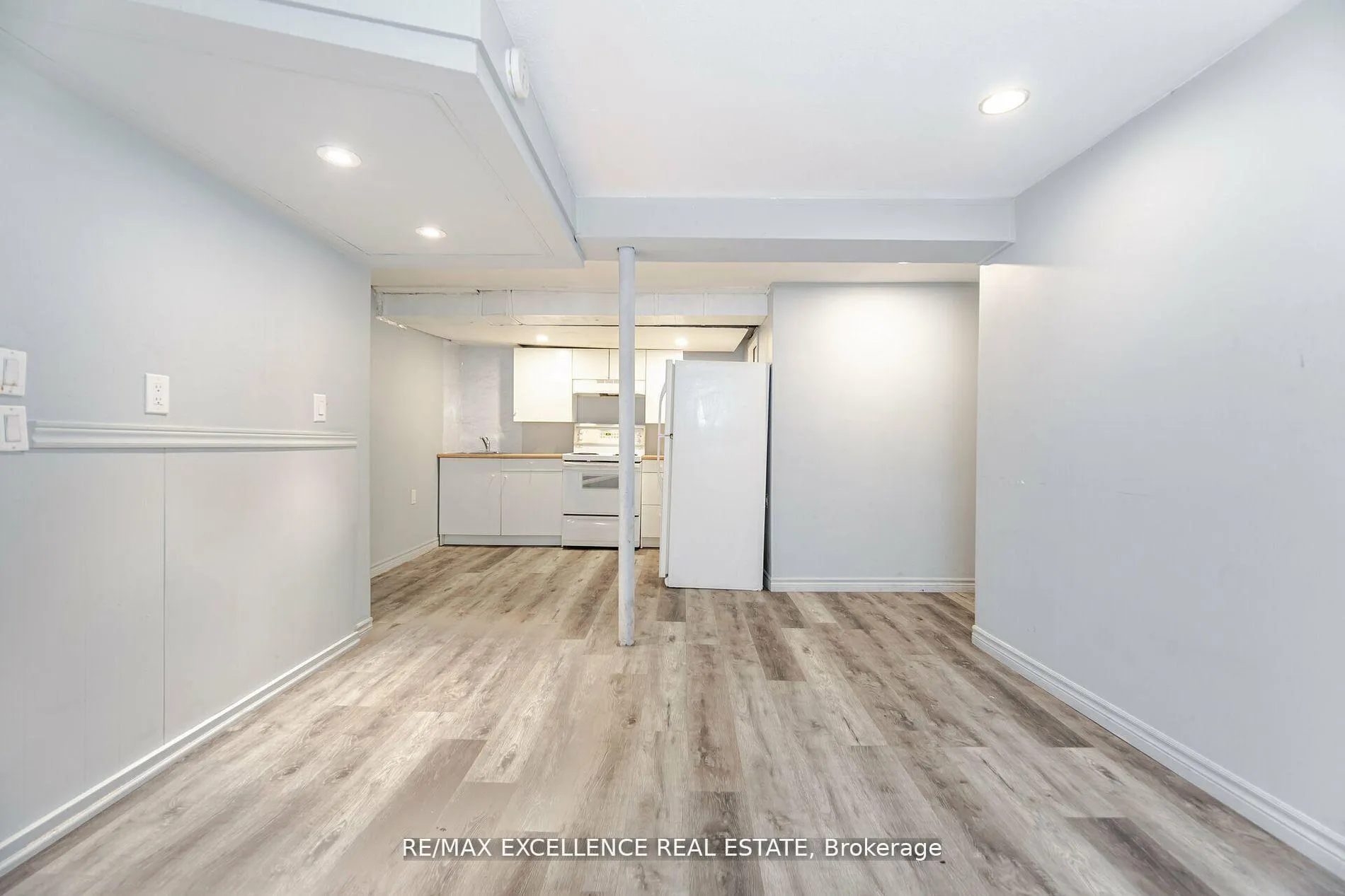 Photo 30 of 11 Crawley Drive, Brampton, Avondale — HOMEH