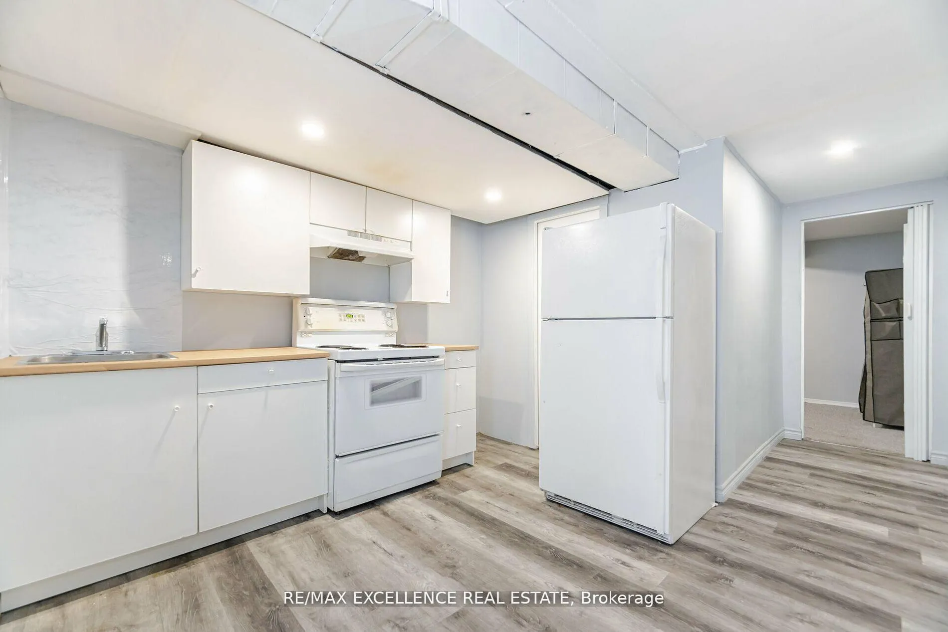 Photo 32 of 11 Crawley Drive, Brampton, Avondale — HOMEH