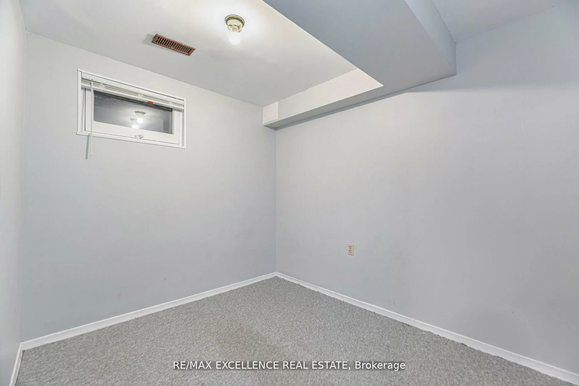 Photo 35 of 11 Crawley Drive, Brampton, Avondale — HOMEH