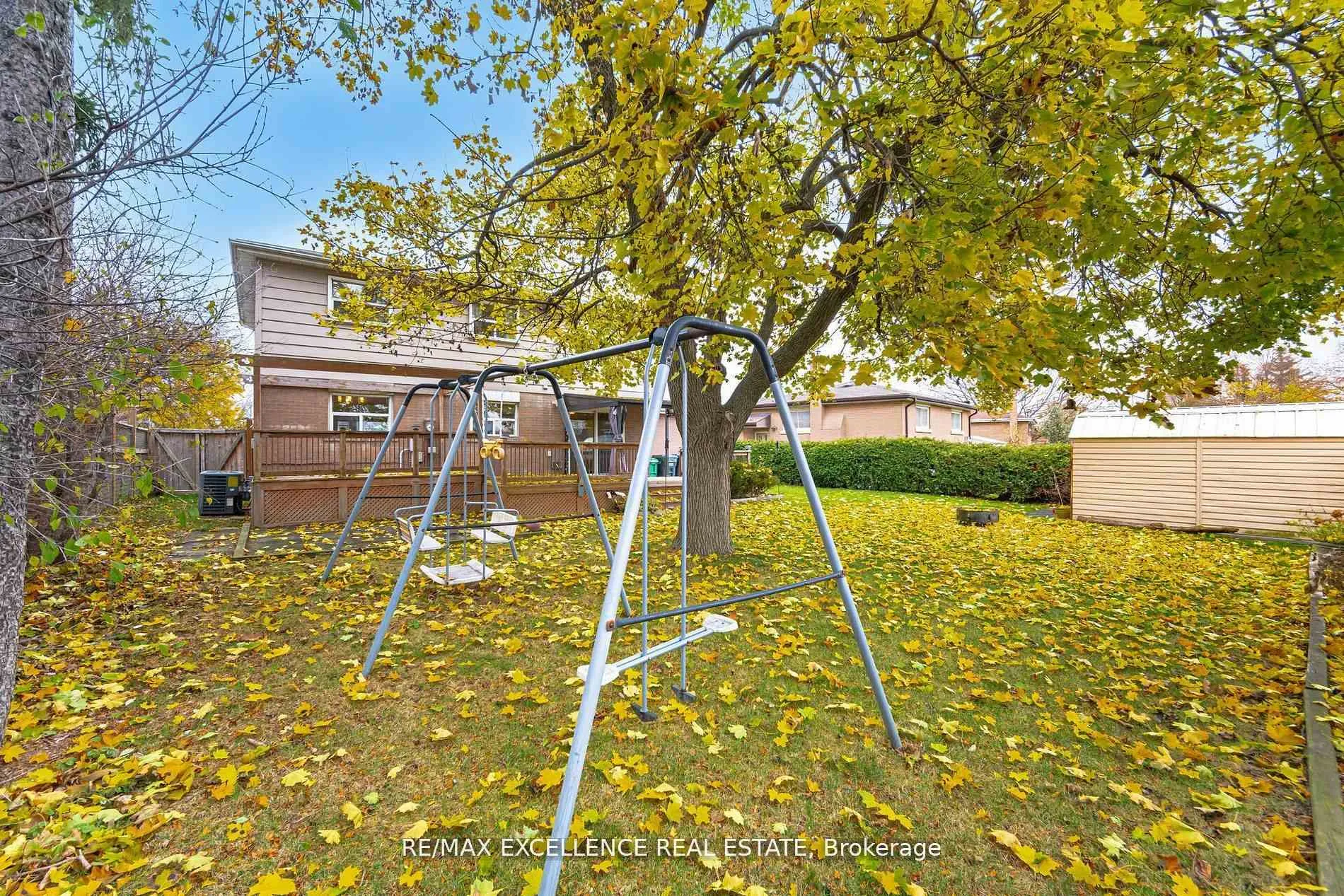 Photo 40 of 11 Crawley Drive, Brampton, Avondale — HOMEH