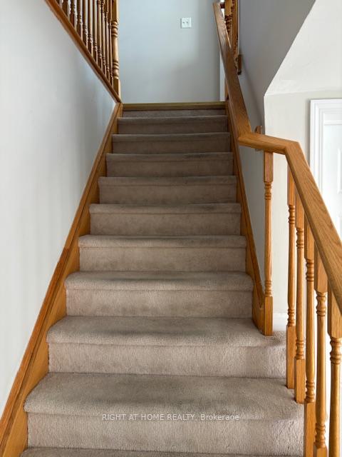 Photo 6 of 57 Decker Hollow Circle, Brampton, Credit Valley — HOMEH