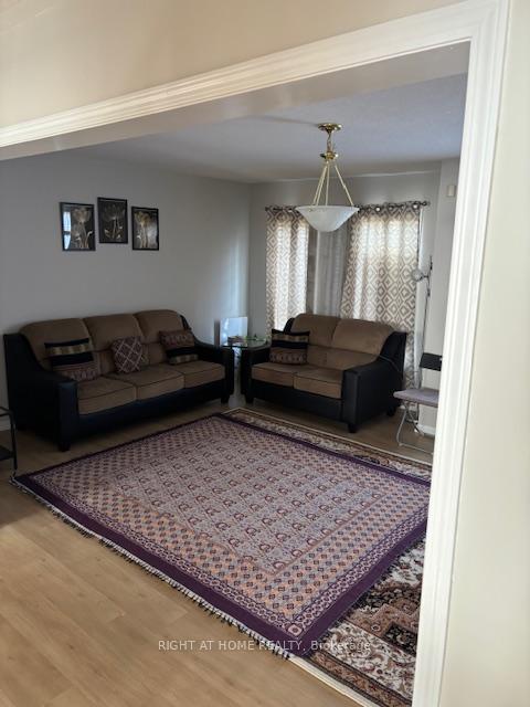Photo 7 of 57 Decker Hollow Circle, Brampton, Credit Valley — HOMEH