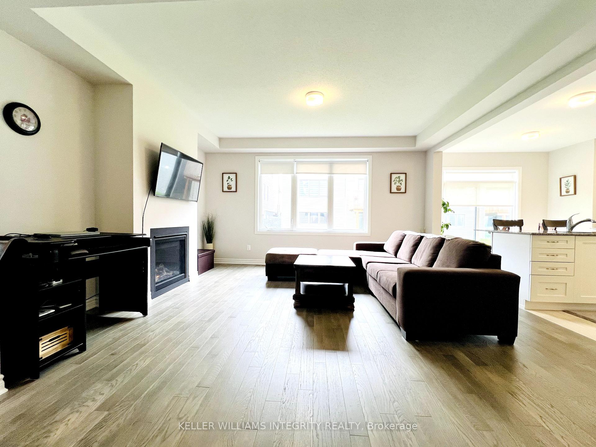 Photo 11 of 23 Racemose Street, Ottawa, Barrhaven - Half Moon Bay — HOMEH