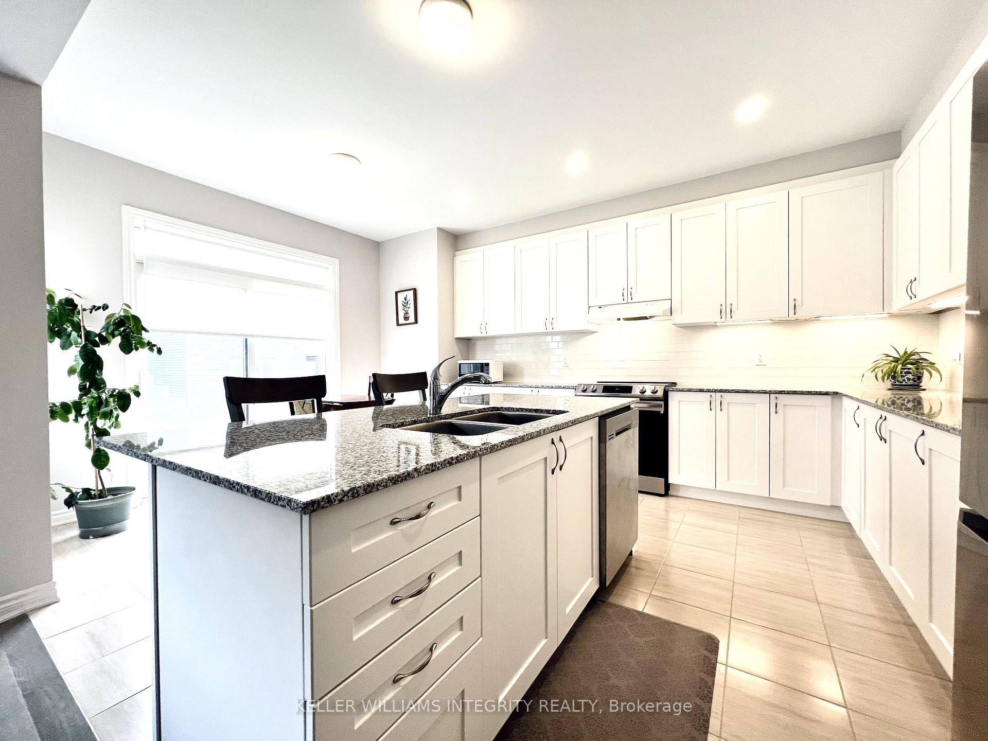 Photo 15 of 23 Racemose Street, Ottawa, Barrhaven - Half Moon Bay — HOMEH