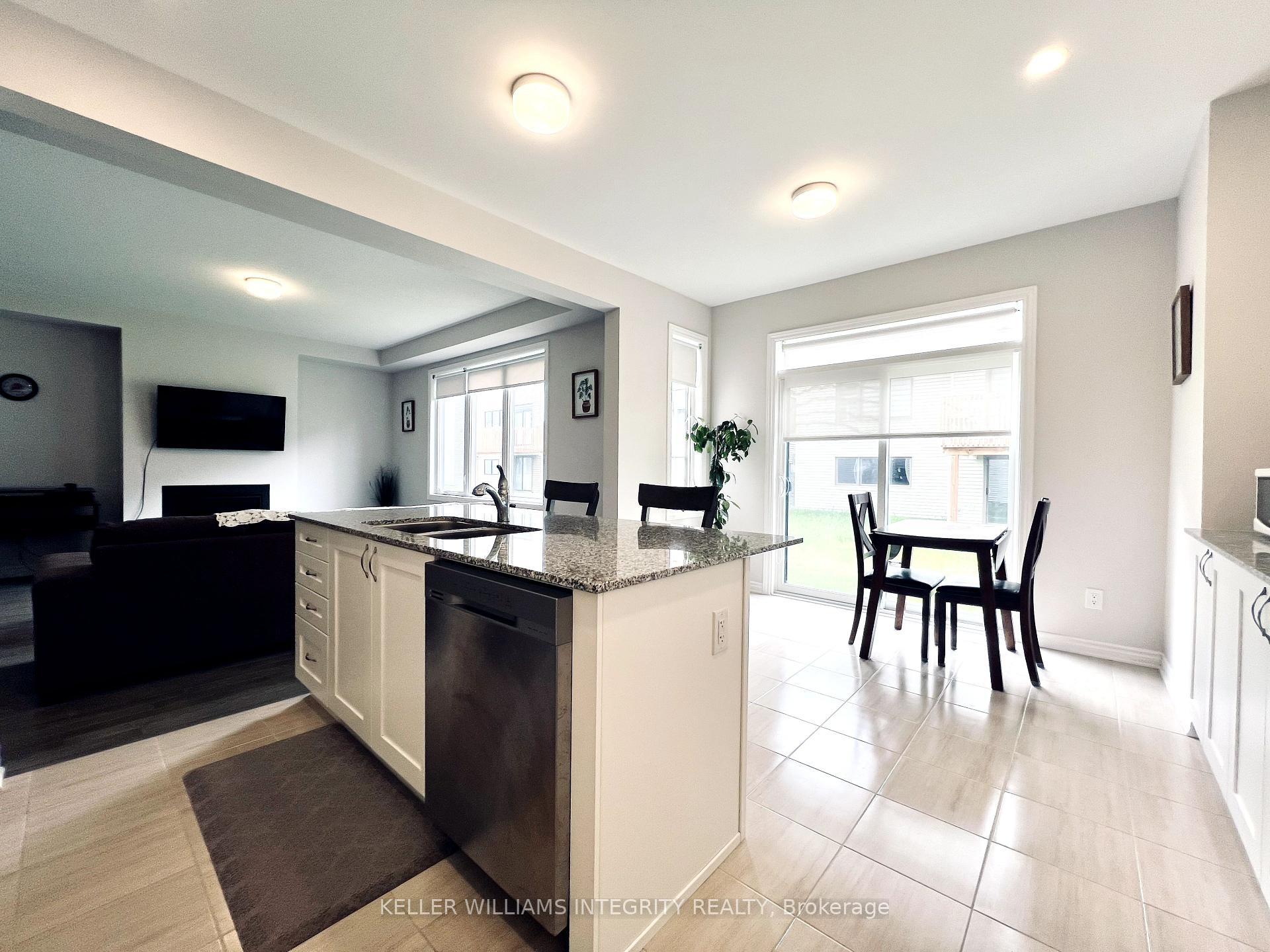 Photo 18 of 23 Racemose Street, Ottawa, Barrhaven - Half Moon Bay — HOMEH