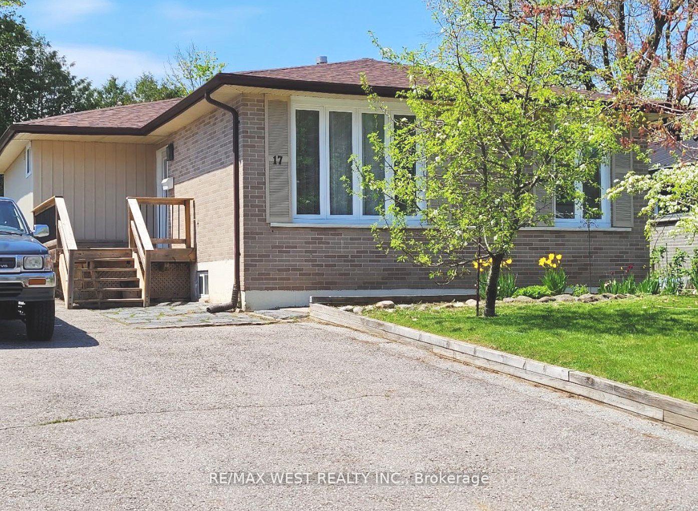 Front of 17 Daphne Crescent