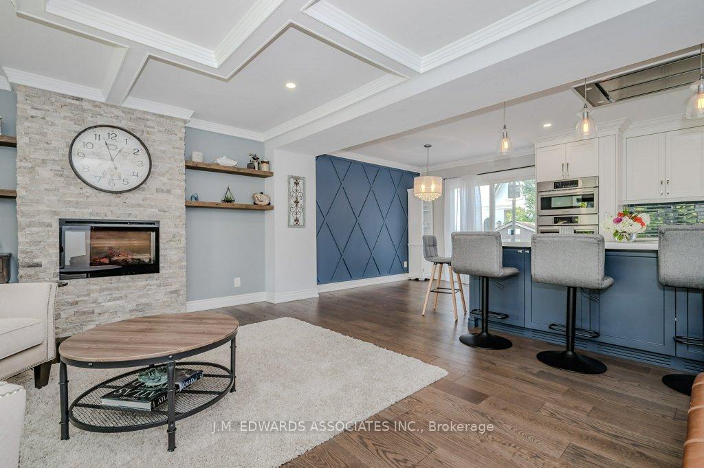 Photo 4 of 329 Silvana Crescent, Burlington, Shoreacres — HOMEH
