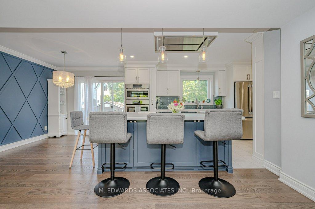 Photo 6 of 329 Silvana Crescent, Burlington, Shoreacres — HOMEH