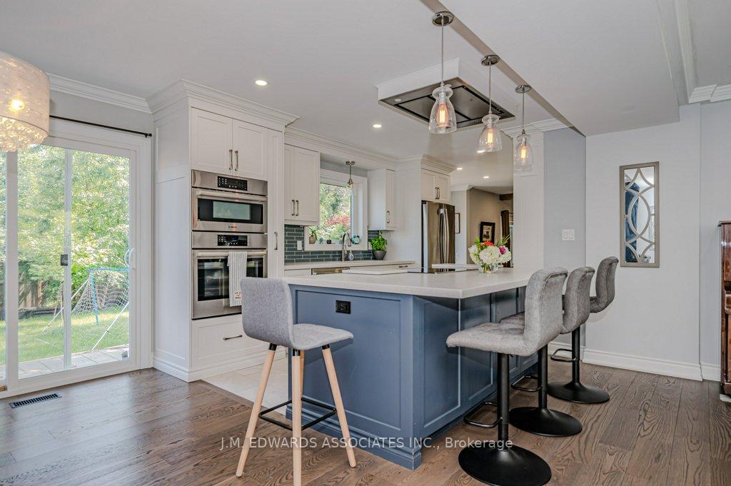 Photo 7 of 329 Silvana Crescent, Burlington, Shoreacres — HOMEH