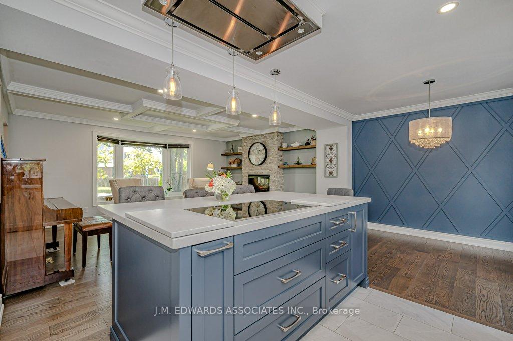 Photo 8 of 329 Silvana Crescent, Burlington, Shoreacres — HOMEH