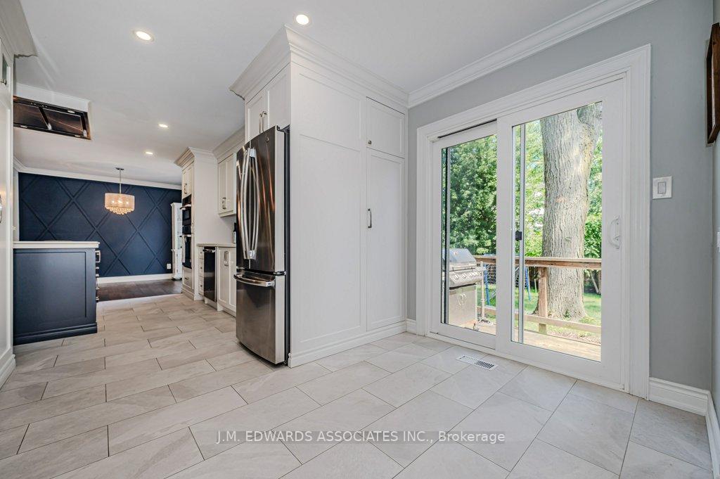 Photo 15 of 329 Silvana Crescent, Burlington, Shoreacres — HOMEH