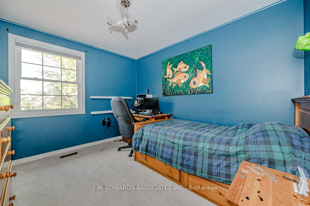 Photo 18 of 329 Silvana Crescent, Burlington, Shoreacres — HOMEH