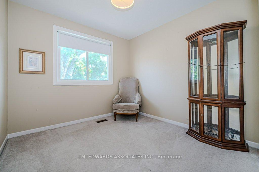 Photo 19 of 329 Silvana Crescent, Burlington, Shoreacres — HOMEH