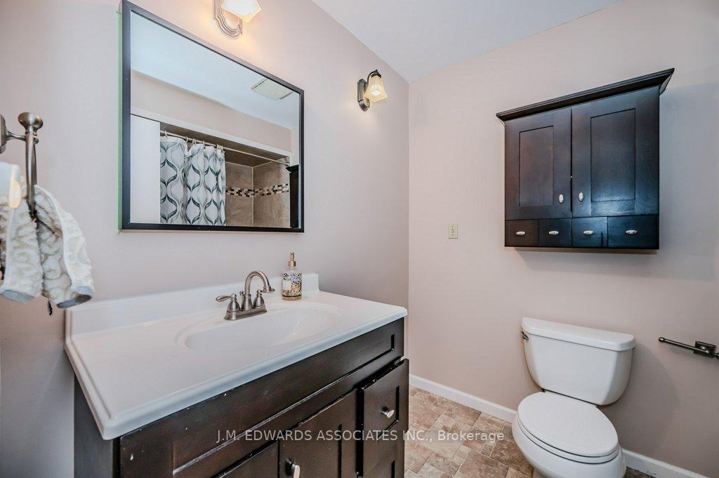 Photo 21 of 329 Silvana Crescent, Burlington, Shoreacres — HOMEH