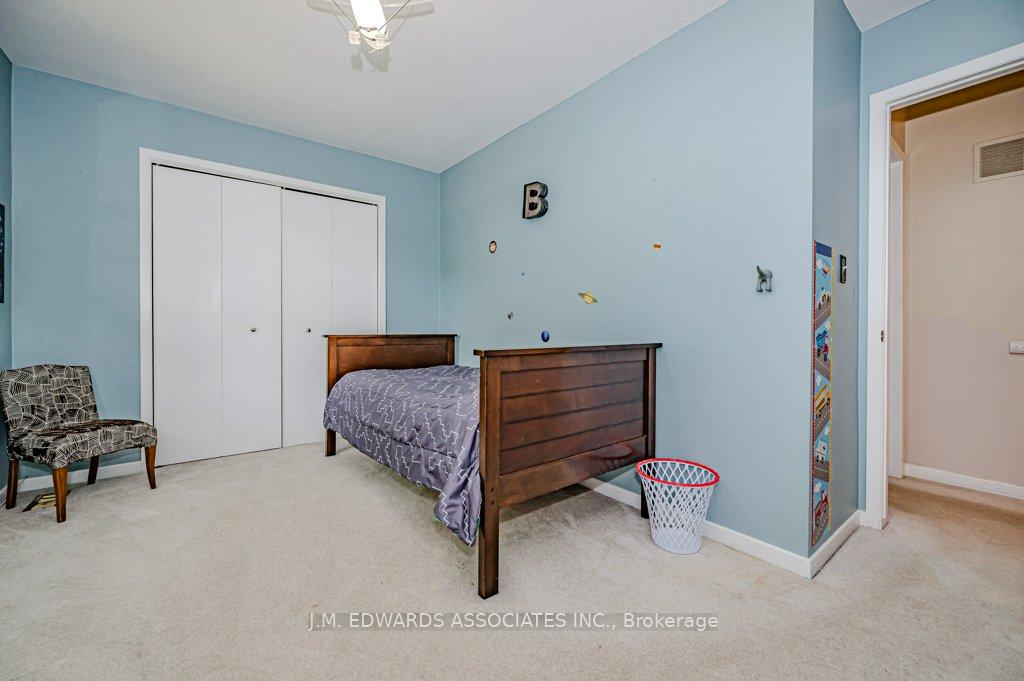 Photo 23 of 329 Silvana Crescent, Burlington, Shoreacres — HOMEH