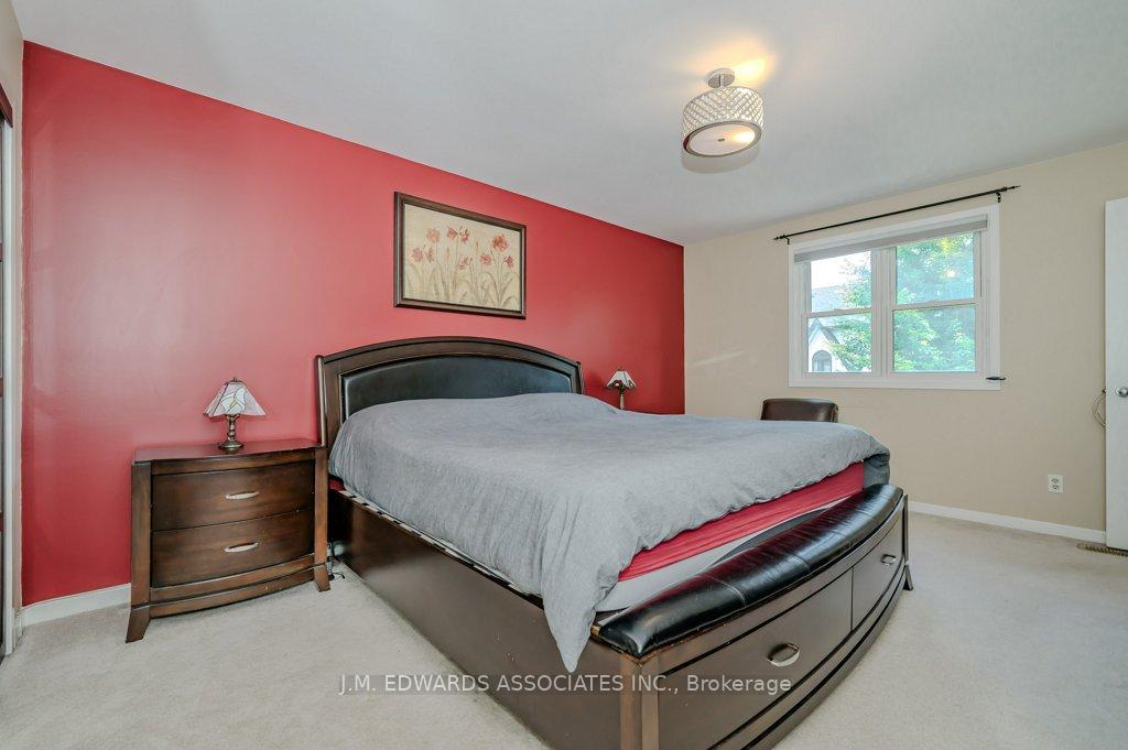 Photo 25 of 329 Silvana Crescent, Burlington, Shoreacres — HOMEH
