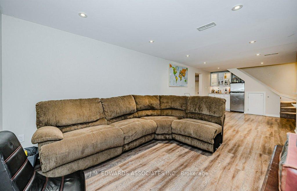 Photo 30 of 329 Silvana Crescent, Burlington, Shoreacres — HOMEH