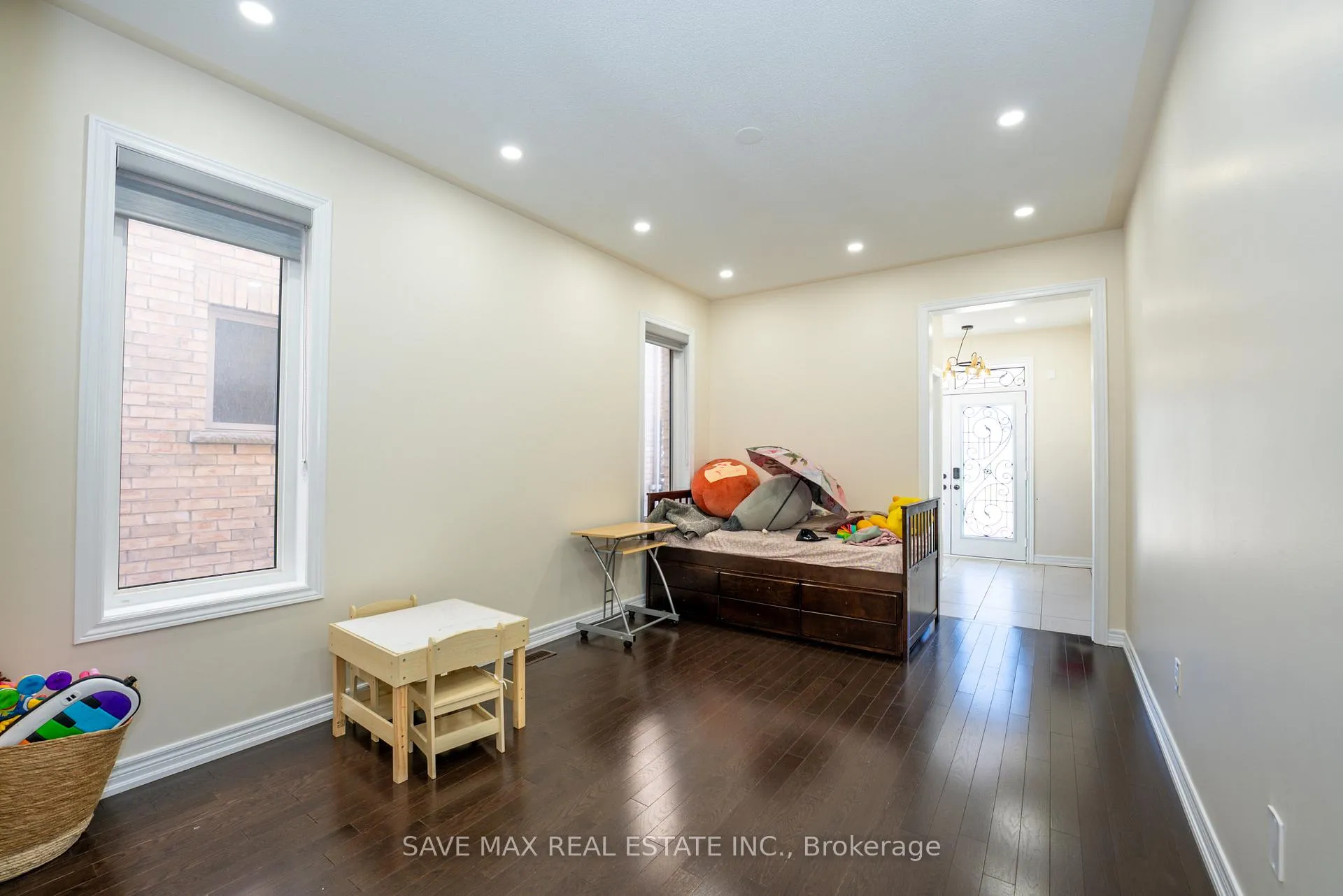 Photo 6 of 66 Geranium Crescent, Brampton, Bram West — HOMEH