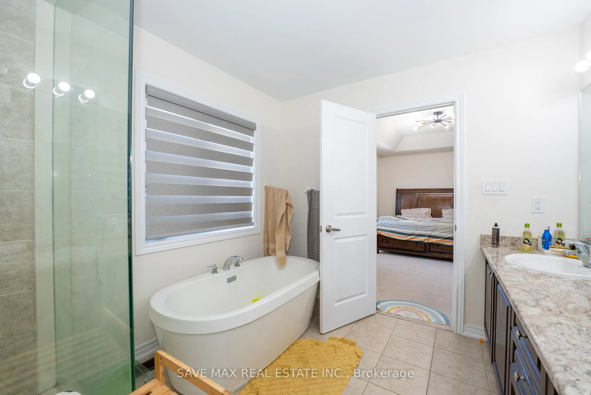 Photo 18 of 66 Geranium Crescent, Brampton, Bram West — HOMEH