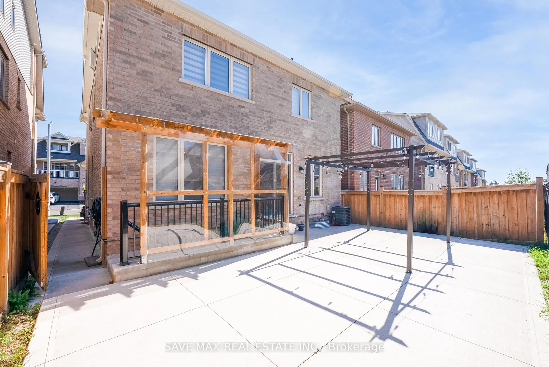 Photo 34 of 66 Geranium Crescent, Brampton, Bram West — HOMEH