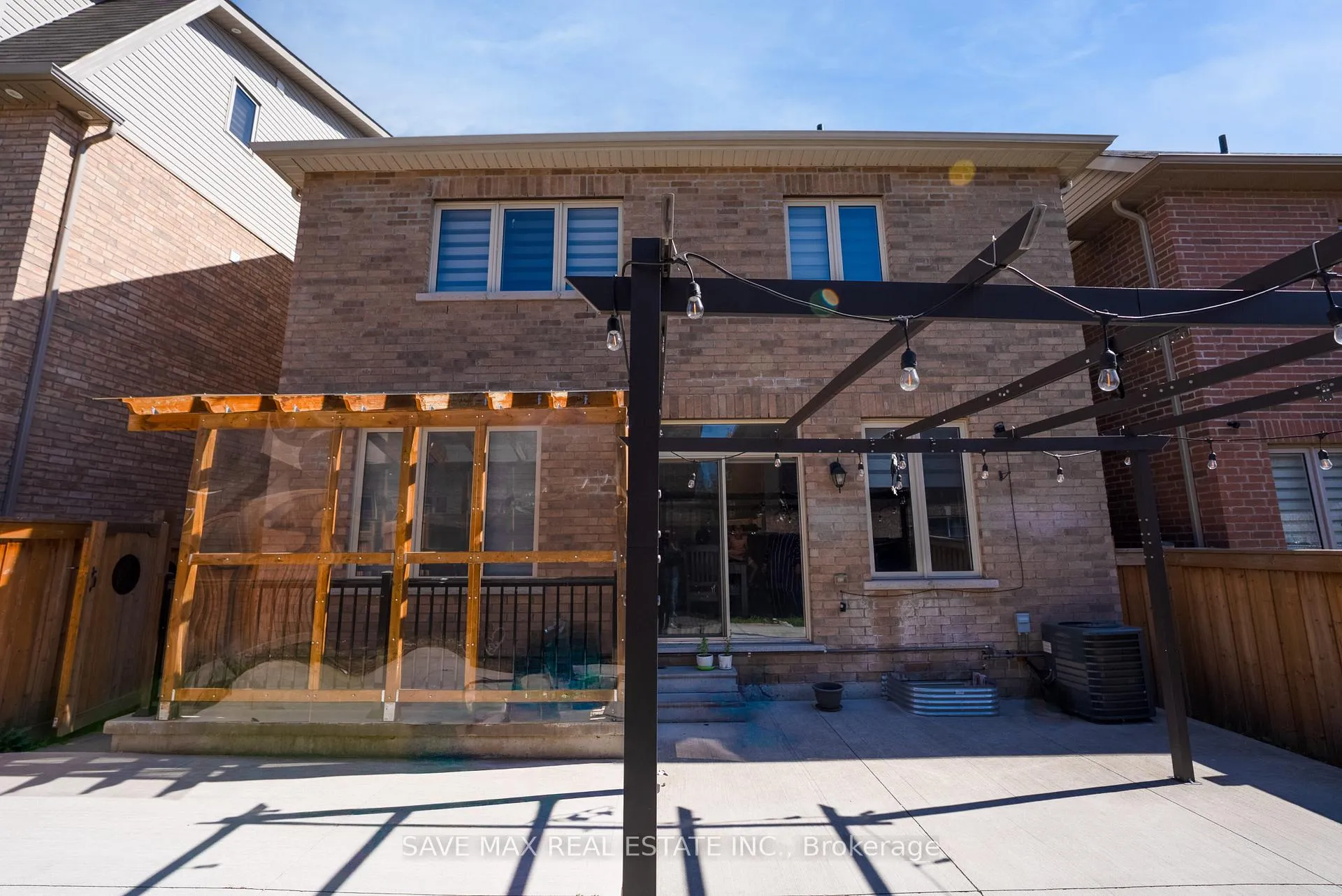 Photo 35 of 66 Geranium Crescent, Brampton, Bram West — HOMEH