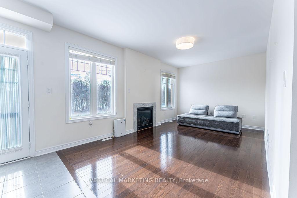 Photo 17 of 105 Roy Harper Avenue, Aurora, Rural Aurora — HOMEH